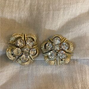 Vintage Flower Rhinestones‎ Clip on Earrings